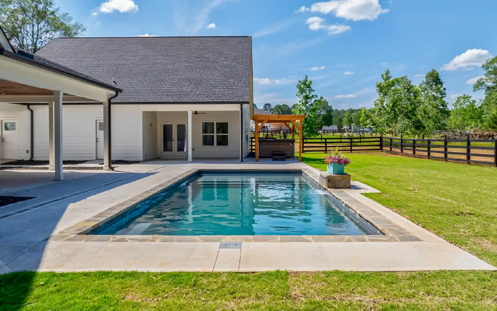 Leisure Pools Athens: Athens, GA's Premier Fiberglass Pool Builder